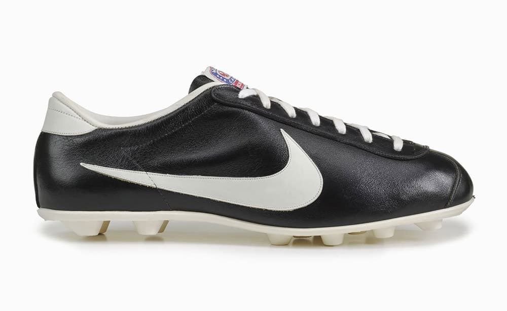 Unboxing The Nike 1971 Remake Cleats | SOCCER.COM